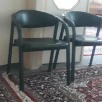 دو عدد صندلی
