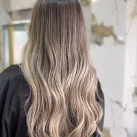 نیازمند مدل برای رنگ و لایت