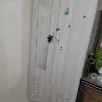 کمد ایینه دار