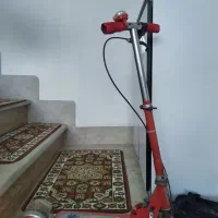 اسکوتر ،،سالم ،مناسب زیر ۷سال قرمز رنگ