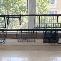ابچکان پشت پنجره ای