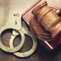 پیگیری جلب و افراد متواری و استعلام