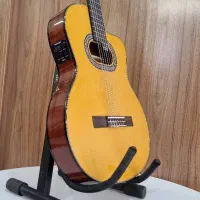 گیتار پیکاپدار تین بادی ادموندو در دو رنگ