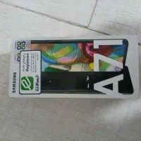 گوشی  A71 ال سی دی شکسته با کارتون