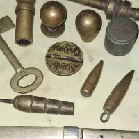 وسایل قدیمی برنجی آنتیک|کلکسیون اشیاء عتیقه|اردبیل, |دیوار