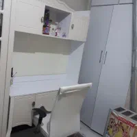 میز تحریر  به همراه صندلی متحرک|میز تحریر و کامپیوتر|اسلام‌شهر, شهرک مفیدی|دیوار