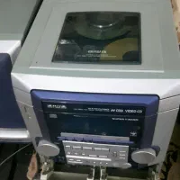 یک دستگاه ضبط وصوت وسه دیسک