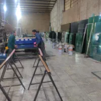 استاد کار شیشه بر