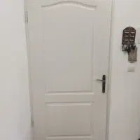 در ورودی اپارتمان