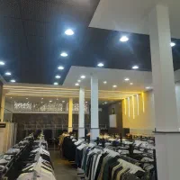 فروشنده خانوم برای فروشگاه پوشاک زنانه اپادانا