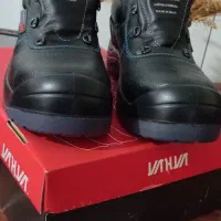 یک جفت کفش کار عالی وبادوام