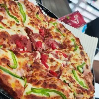 سفارش فینگرفود و پیتزا و ساندویچ