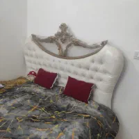 تخت لمسه دار سلطنتی