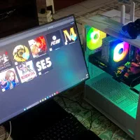 کیس گیمینگ در حد نو،گرافیک 5600XT،مانیتور 24 اینچ
