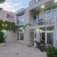 خانه ی ویلایی با صد و ده متر عرصه با یک طبقه