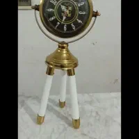 ساعت سه پایه رومیزی رنگ ثابت آکریلیک