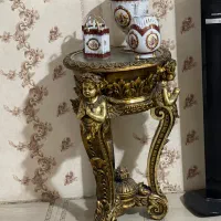 میز تلفن یا کنار سالنی