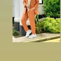 کت شلوار به همراه جلیقه