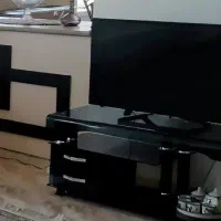 میز تلویزیون شیشه ای