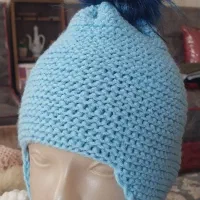 تعدادی کلاه بافتنی موجوداست