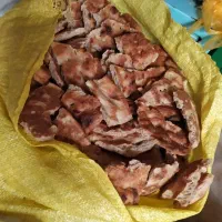 حدود ۶۰ ‌. ۷۰ کیلو نان خشک