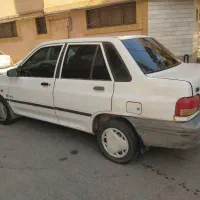 یک دستگاه خودروی پراید