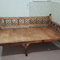 تخت سنتی چوبی در حد