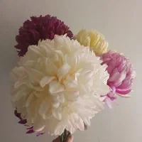 گل مصنوعی تمیز زیبا