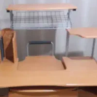 میزکامپیوتر تمیزدر حد کارکرده نو