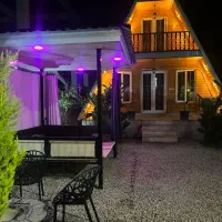 کلبه-سوئیسی-تک-خواب-بهار-نارنج