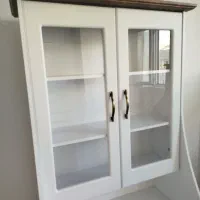 کتابخانه و کمد