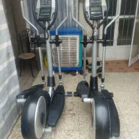 الپتیکال یا اسکی فضایی باشگاهی.