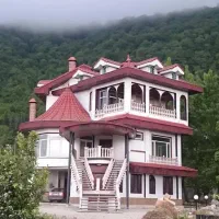 ۲۱۱متر بر ۱۰ کنسول خور بر میدان