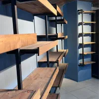 قفسه چوبی و فلزی مناسب دکور مغازه