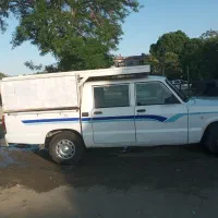 مزدا‌دوکابین سفید