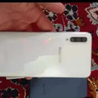 گوشی سامسونگA50در حد نو بدون خط و خش و کم کار کرد