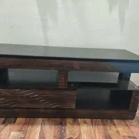 میز تلویزیون در حد نو شرکتی