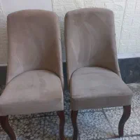 دوعدد صندلی نهارخوری تمیز وسالم بدون شکستگی