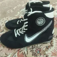 کفش ورزشی بوکس|تجهیزات ورزشی|هشتگرد, هشتگرد قدیم|دیوار