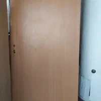 چند عدد درب چوبی اتاق