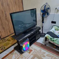 ال ای دی ۵۰ اینچ ال جی بدون تعمیر همراه میزش