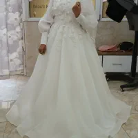 لباس عروس|لباس|رباط‌کریم, رباط‌کریم|دیوار