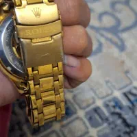 دو عدد ساعت مچی  یکی اک و کاملا نو هست