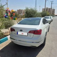 کیا کادنزا 2012 بی رنگ