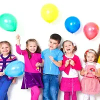 مربی و نیروی خدمات برای پیش دبستانی