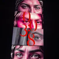 یه مقدار تاب داره گوشی ولی سالمه سالمه و کار میکنه