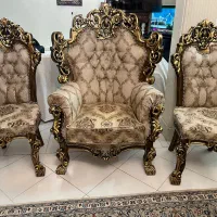 مبل ۹ نفره و ناهار خوری ۸ نفره همراه با میزها