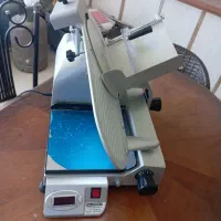 کالباس بر محک ترازو دار|فروشگاه و مغازه|کهیر, |دیوار