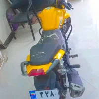 یک دستگاه موتور سیکلت