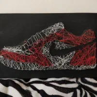 تابلو میخ و نخ طرح کفش